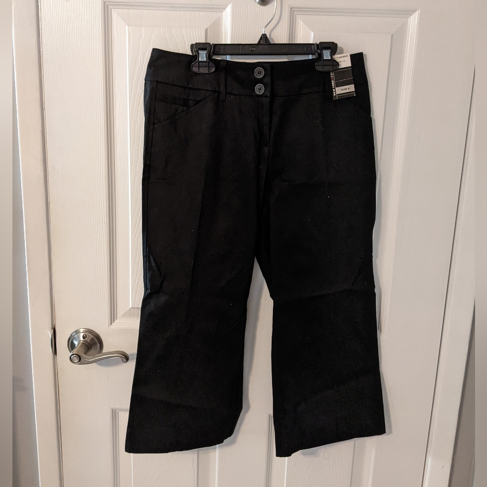 New w/Tags Cropped Double Button New York & Co. Trousers Size 4